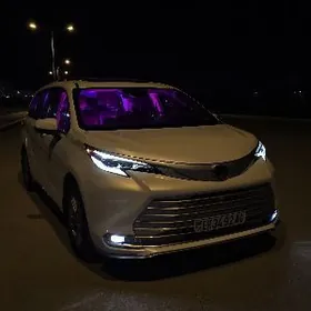 Toyota Sienna 2021