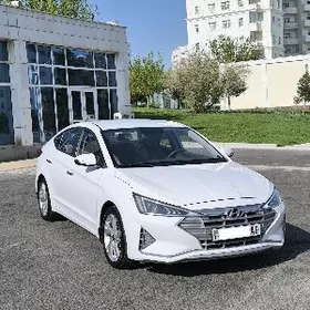 Hyundai Elantra 2019