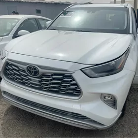 Toyota Highlander 2023
