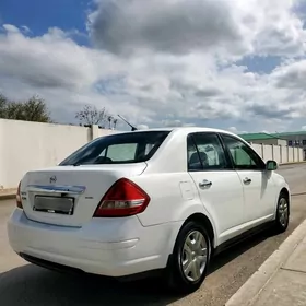 Nissan Versa 2010