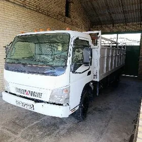 Mitsubishi Canter 2005