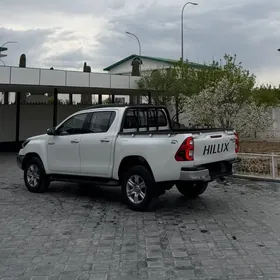 Toyota Hilux 2024