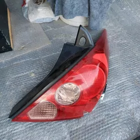 Fara Nissan Versa 2006 model