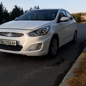 Hyundai Accent 2011
