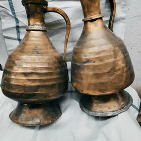медные кувшины