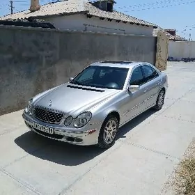 Mercedes-Benz E320 2004