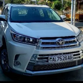 Toyota Highlander 2019