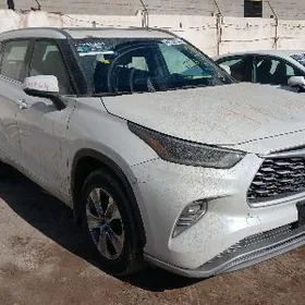 Toyota Highlander 2021