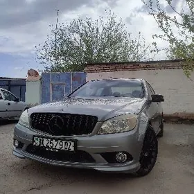 Mercedes-Benz C300 2009