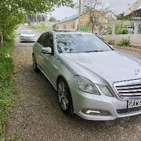 Mercedes-Benz E350 2010