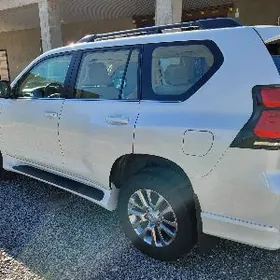 Toyota Land Cruiser Prado 2021