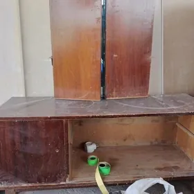 üç açylýan aýna mebel