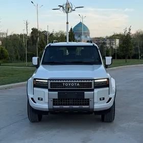 Toyota Land Cruiser Prado 2025