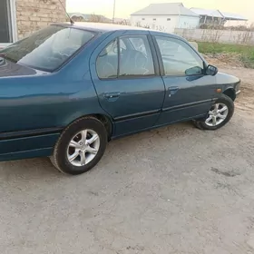 Nissan Primera 1996