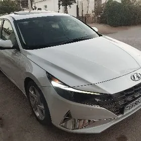 Hyundai Elantra 2022