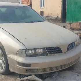 Mitsubishi Diamante 2002