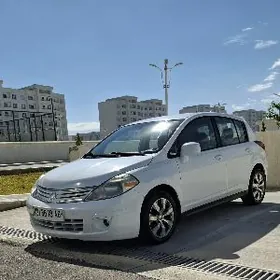 Nissan Versa 2012