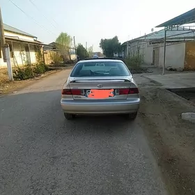 Toyota Camry 1999
