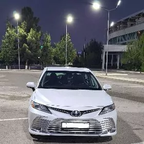 Toyota Camry 2022