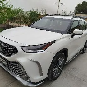 Toyota Highlander 2021