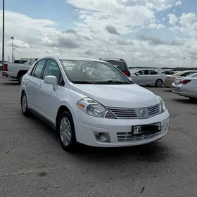 Nissan Versa 2011