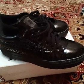 крассовки лакиров