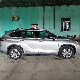 Toyota Highlander 2022