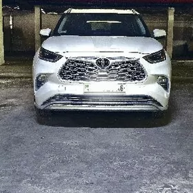 Toyota Highlander 2021