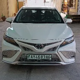 Toyota Camry 2021
