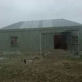 Eyesinden satlyk jaý