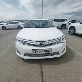 Toyota Camry 2014