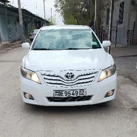 Toyota Camry 2010