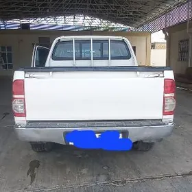 Toyota Hilux 2013