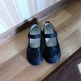 Детские туфли на девочку