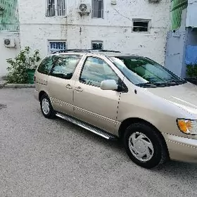 Toyota Sienna 2000