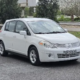 Nissan Versa 2011