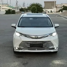 Toyota Sienna 2021