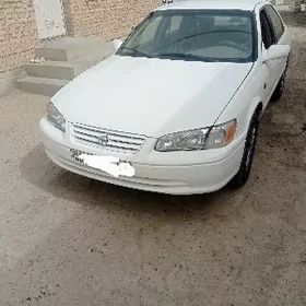 Toyota Camry 2001