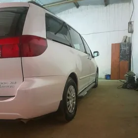 Toyota Sienna 2004