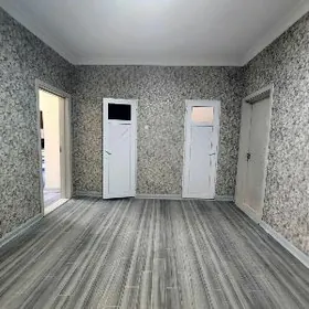 3 ком 2 этаж 8 мкр