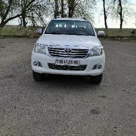 Toyota Hilux 2014