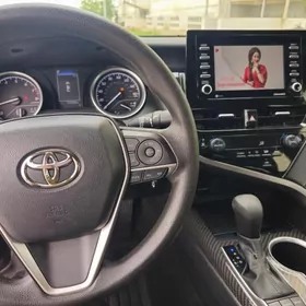 Toyota Camry 2021