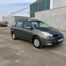 Toyota Sienna 2004