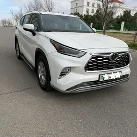 Toyota Highlander 2021