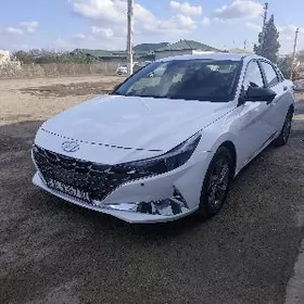 Hyundai Elantra 2022