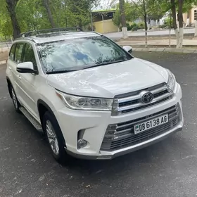 Toyota Highlander 2019