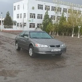 Toyota Camry 2000