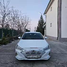 Hyundai Elantra 2019