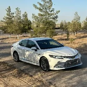 Toyota Camry 2018