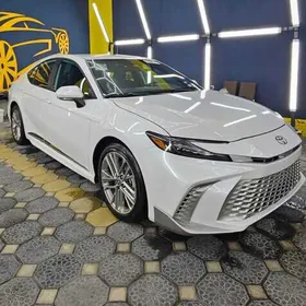 Toyota Camry 2025